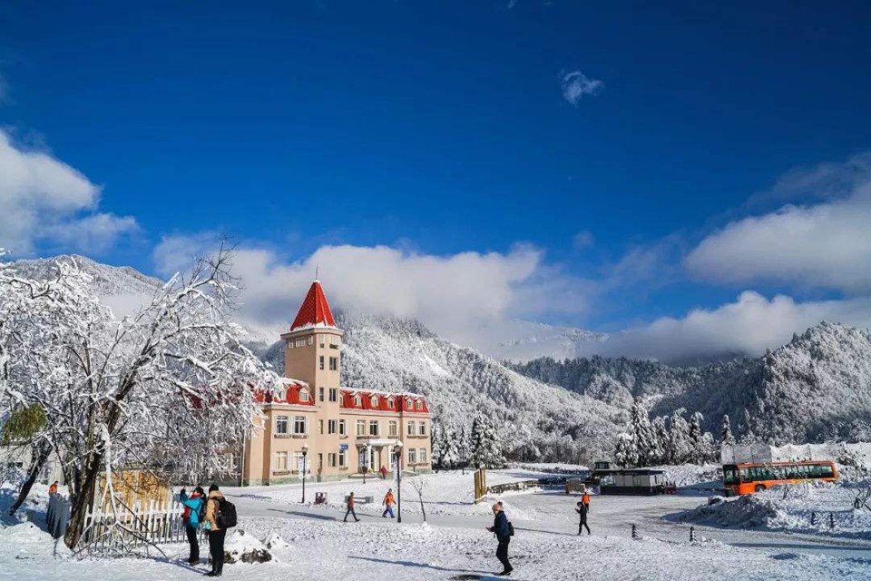 西岭雪山滑雪场工程案例